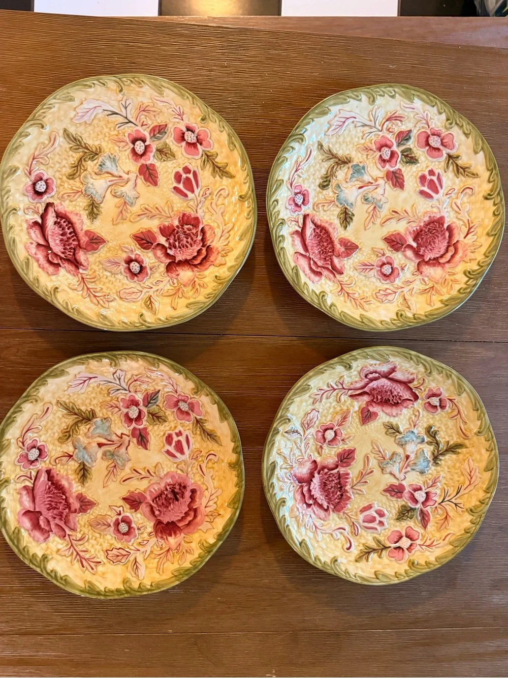 Longaberger Majolica Style Lunch Plates set of four